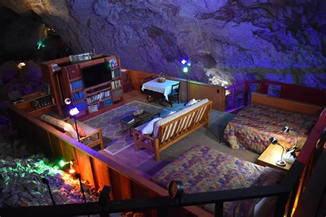 cave 66|Grand Canyon Caverns & Inn